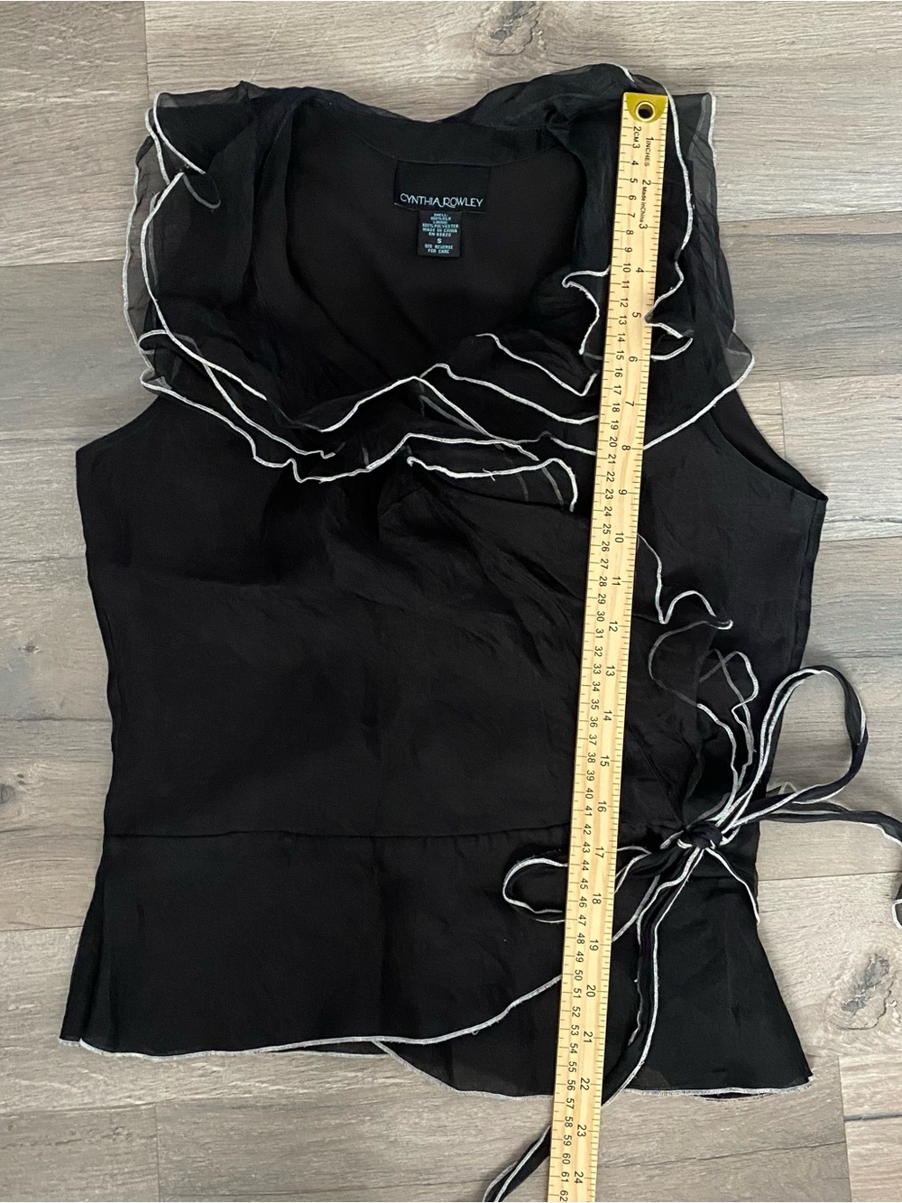 Cynthia Rowley 100% Silk Black & White Wrap Ruffle Top - Picture 6 of 7